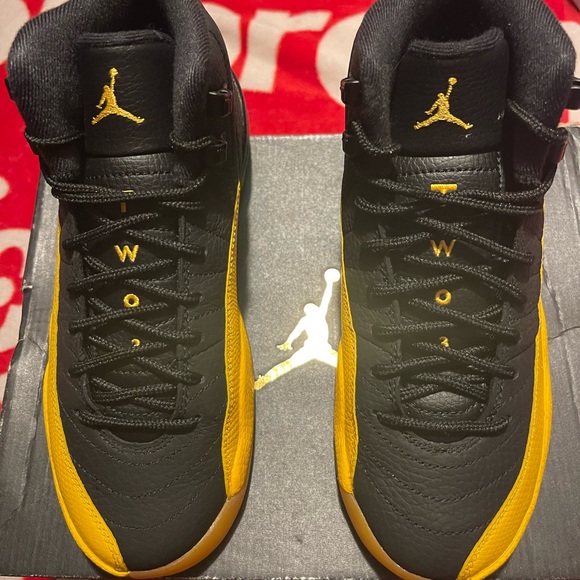 I’m selling Jordan’s size 5,5.5,6,6.5,7,8,8.5,9 all brand new with the OG box main image 5